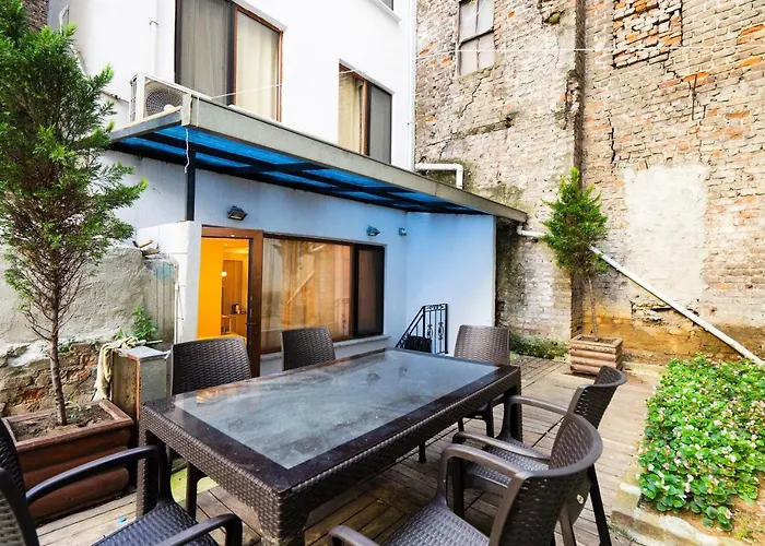 Harbour Suites Old City